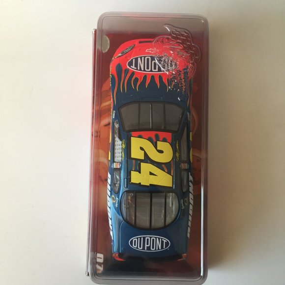 Winners Circle 1:24 NASCAR Jeff Gordon # 24 Du Pont Chevy Impala SS Die-Cast Car - Picture 3 of 5